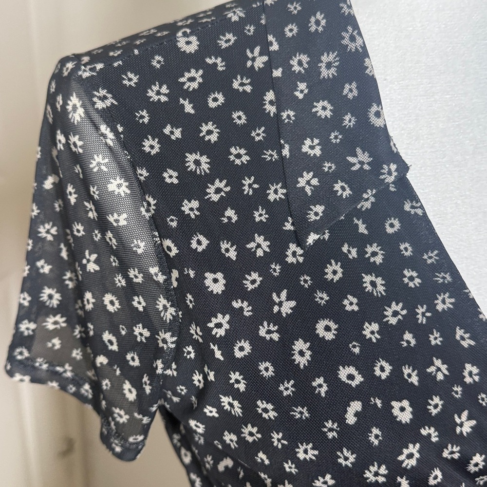 Urban Outfitters Black and White Floral Wrap Dress - Picture 4 of 8